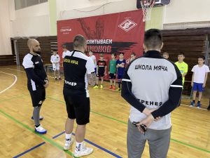 Футбольные сборы на выходные в футбольной школе для детей Школа мяча 45