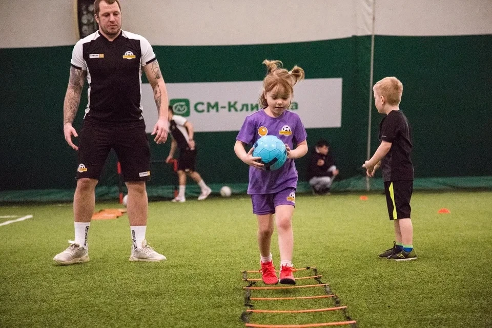 Футбол для детей в 6-7 лет: какие тренировки и упражнения выполняются в этом возрасте