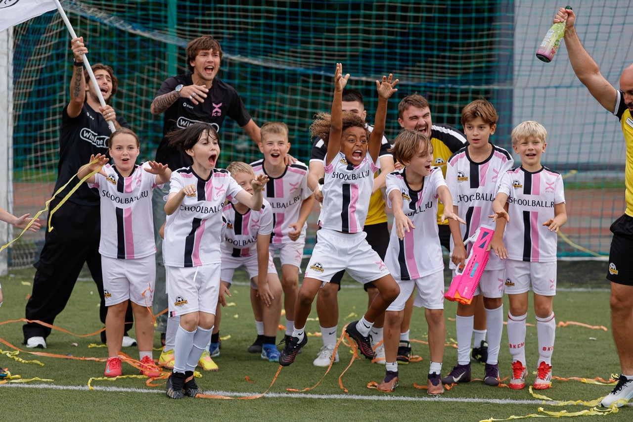Футбольный лагерь для детей в Хамониках от Школа мяча