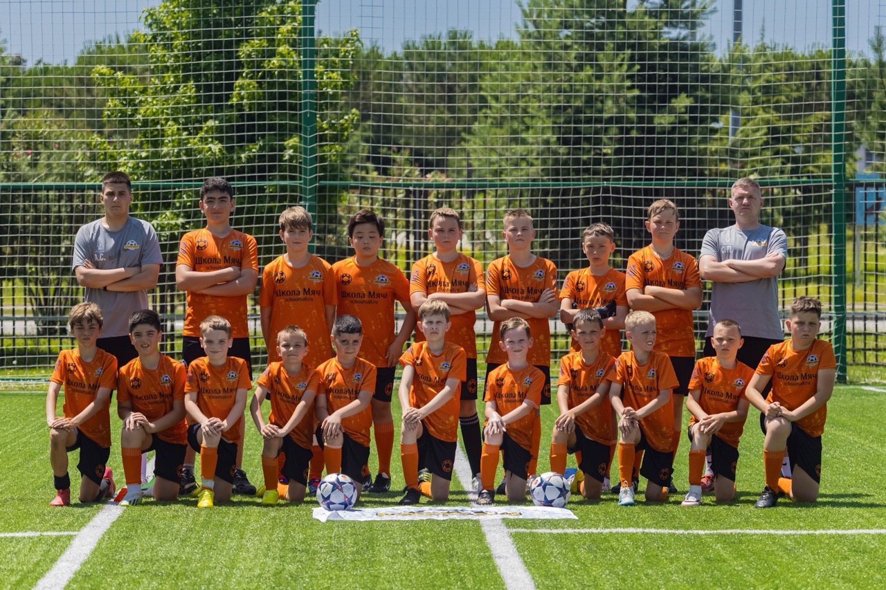 Футбольная команда Школы мяча на футбольных сборах